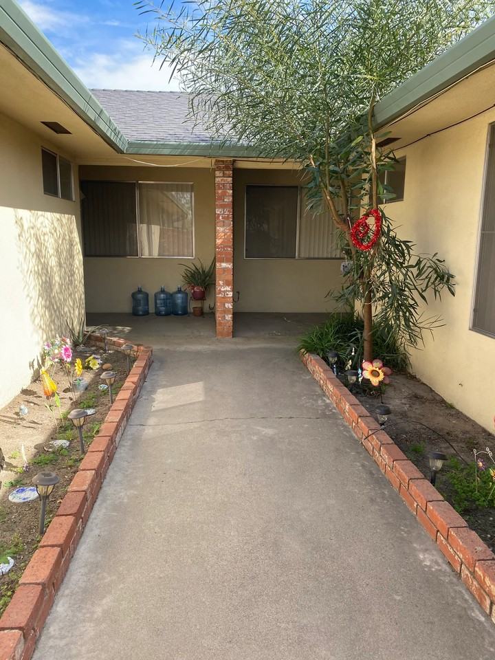 2104 Rose Ave - Photo 2 of 17