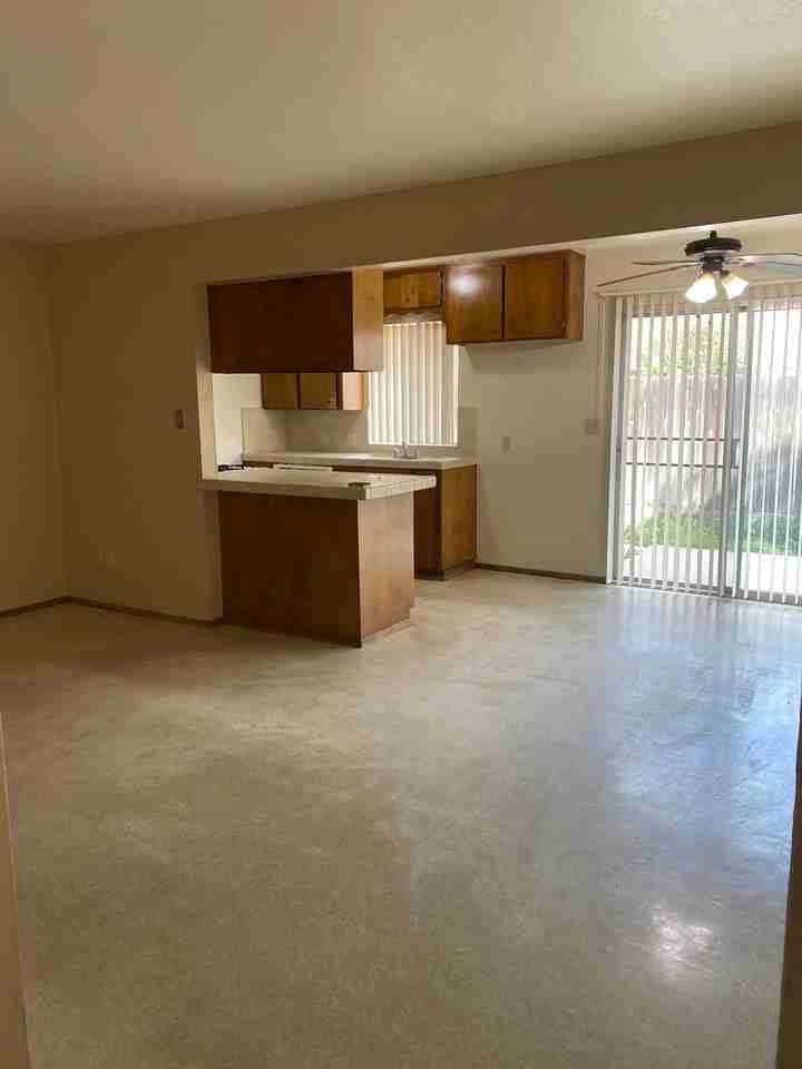 2104 Rose Ave - Photo 3 of 17