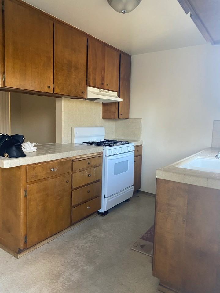 2104 Rose Ave - Photo 5 of 17