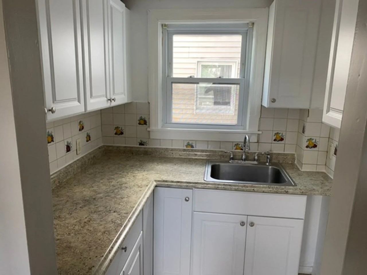 187 Newbury St #03 - Photo 3 of 11