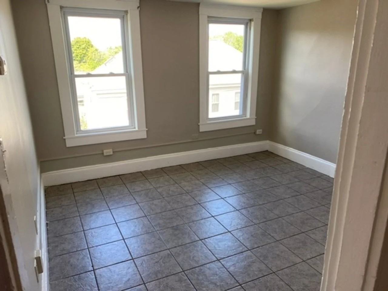 187 Newbury St #03 - Photo 5 of 11