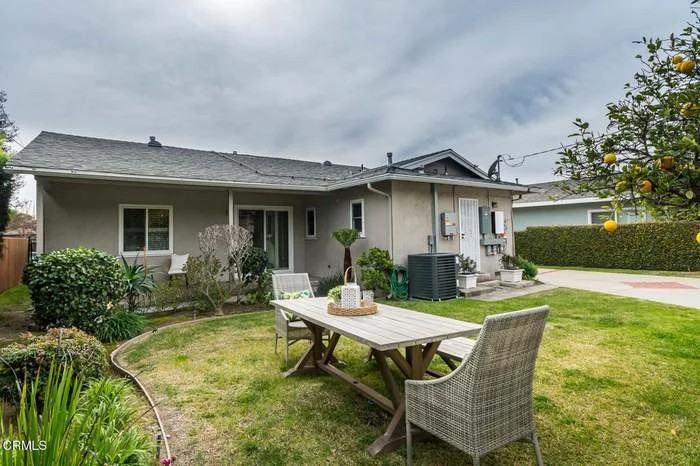 1329 Solita Rd - Photo 3 of 16