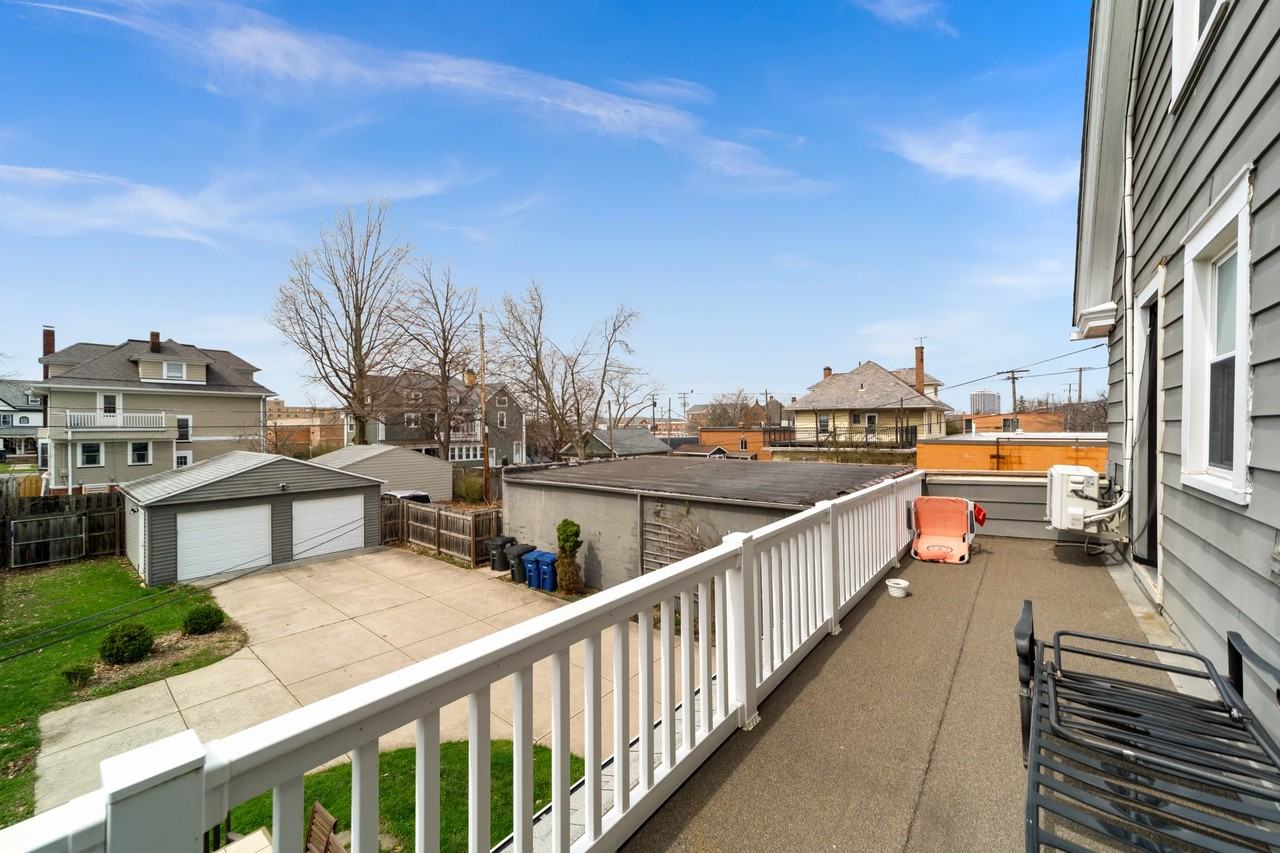 1422 Alameda Ave #1 - Photo 3 of 32