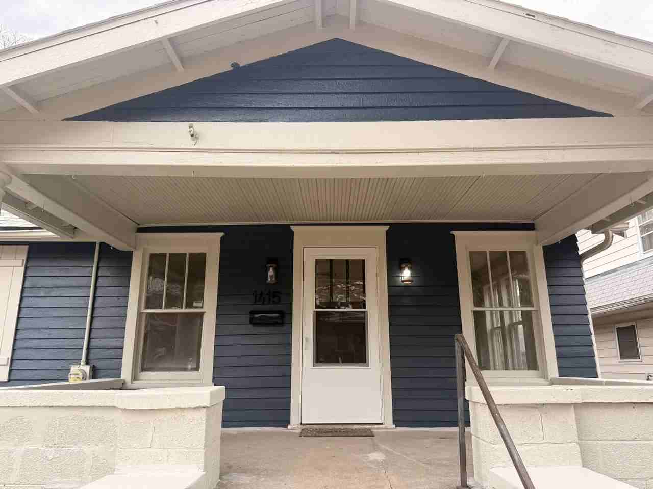 1415 N Broadway St - Photo 2 of 10