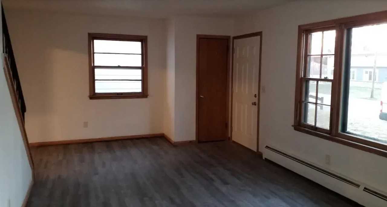 1316 Circle Terrace Blvd Ne - Photo 2 of 5