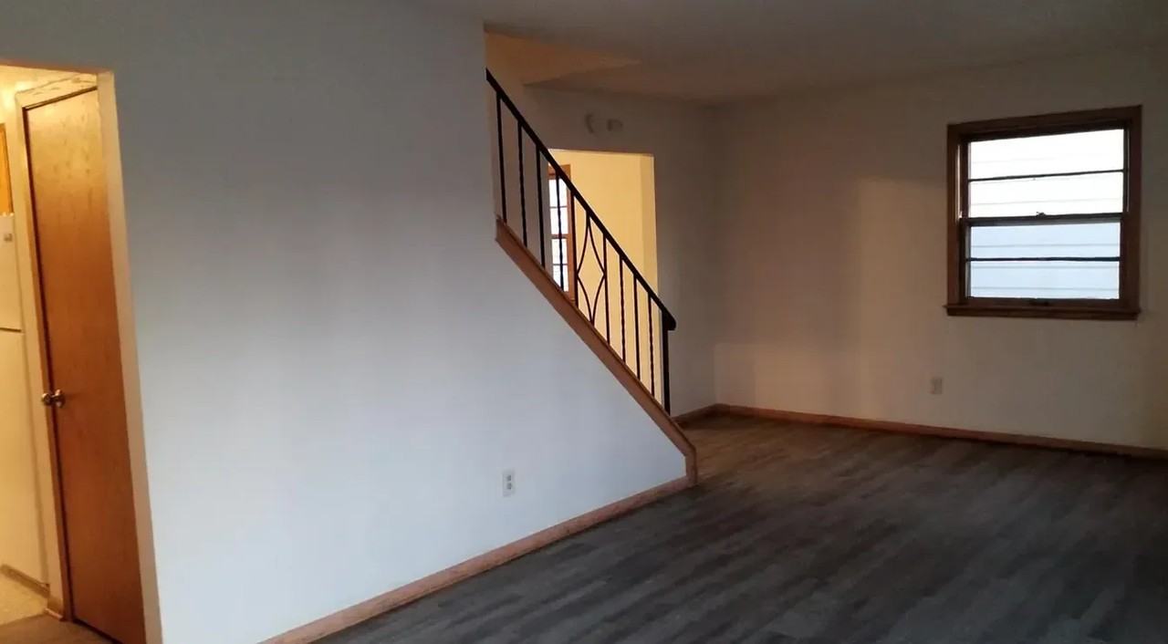 1316 Circle Terrace Blvd Ne - Photo 3 of 5