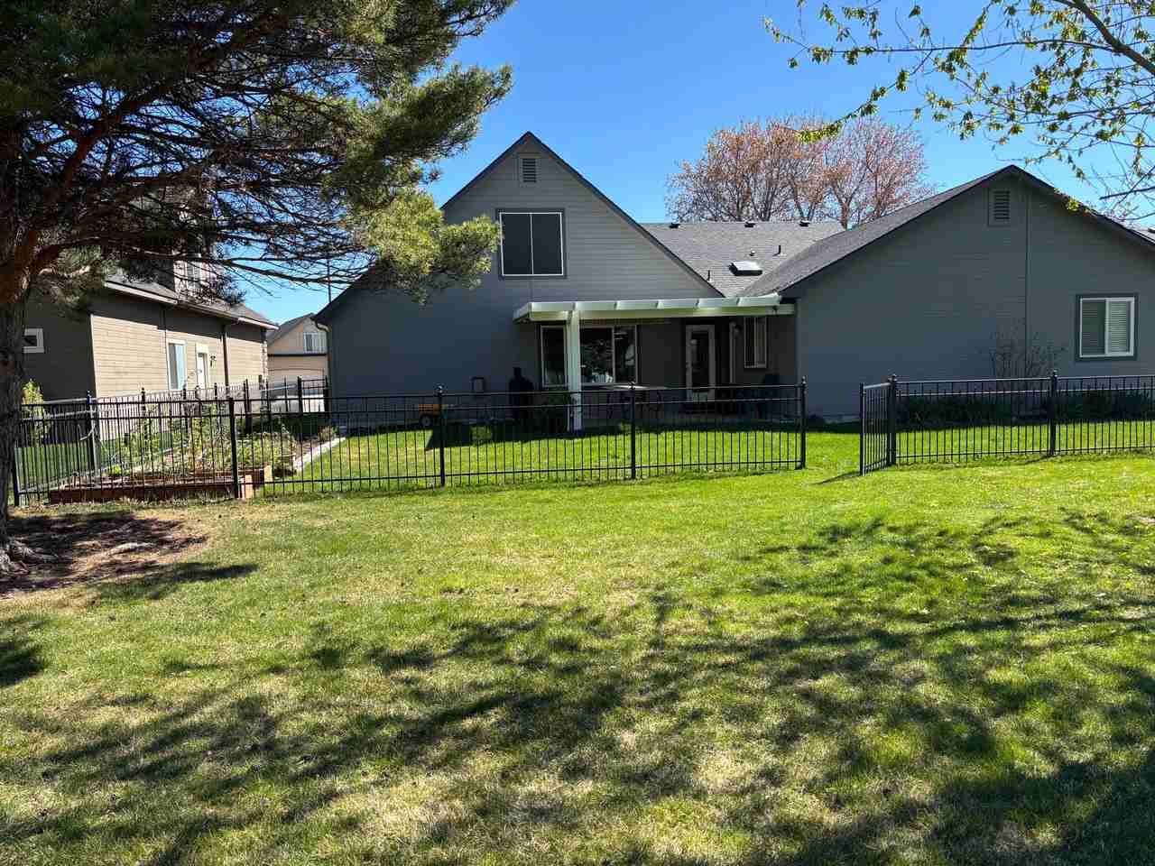 4151 N Clearbrook Pl - Photo 2 of 18