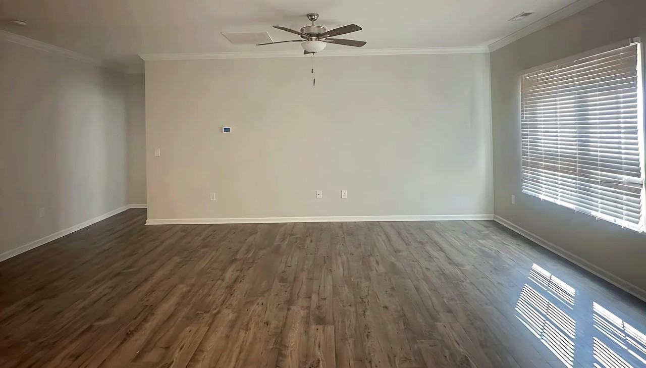 38 Knotts Berry Rd - Photo 3 of 12