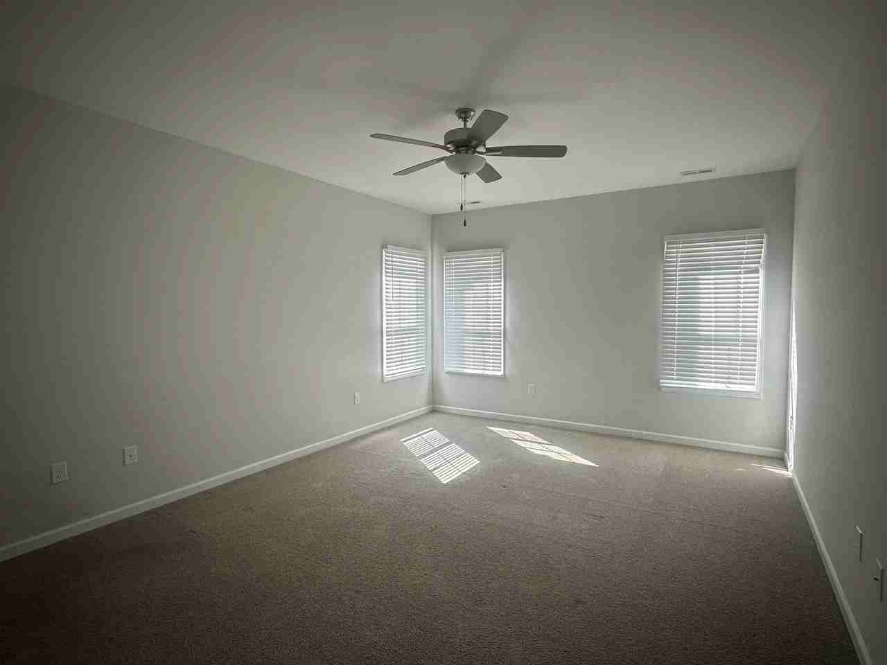 38 Knotts Berry Rd - Photo 6 of 12