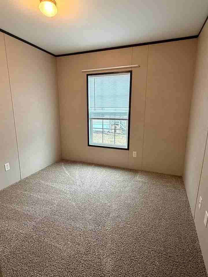 213 Lakeshore Cir #213A - Photo 6 of 14