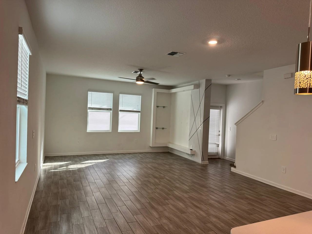 1660 Cross Prairie Pkwy - Photo 3 of 17