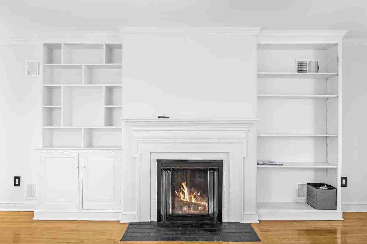 2420 I St Nw - Photo 4 of 20