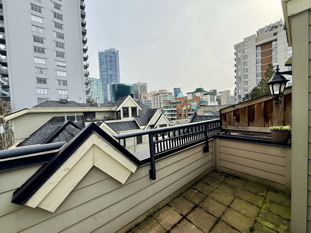 1135 Barclay Street #3 - Photo 7 of 15