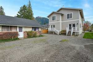 featured image of 313 Bendigo Blvd N