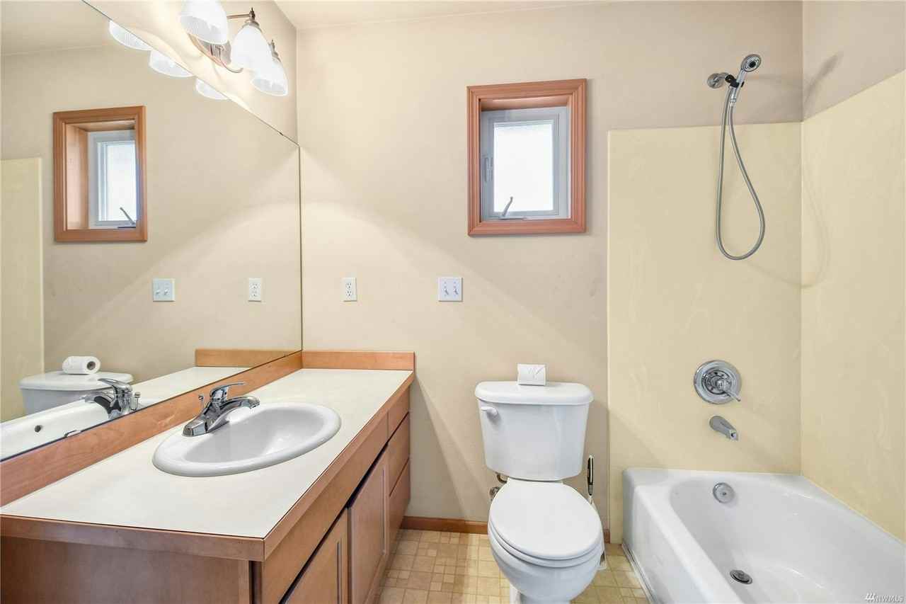 313 Bendigo Boulevard North, Unit 2 - Photo 7 of 13