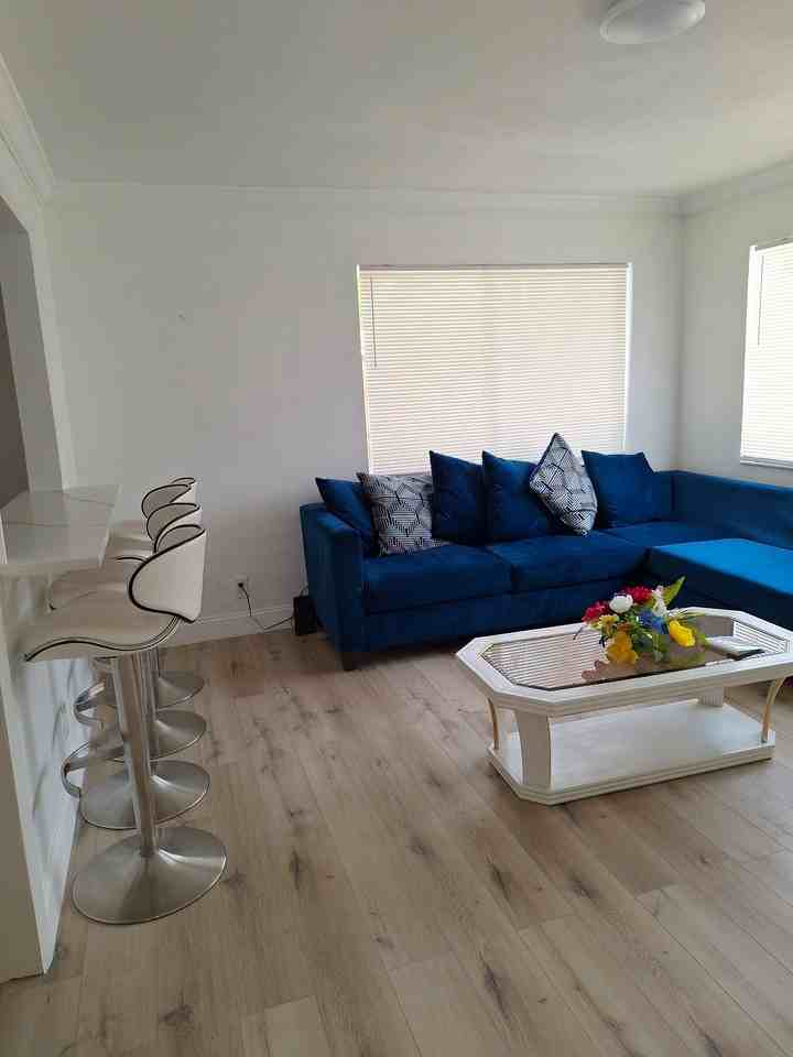684 Northeast 37th Street - Photo 5 of 10
