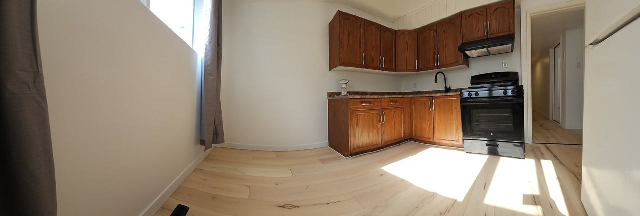 8210 101 St Nw - Photo 3 of 9