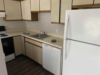207 N Summit St #3 - Photo 4 of 19