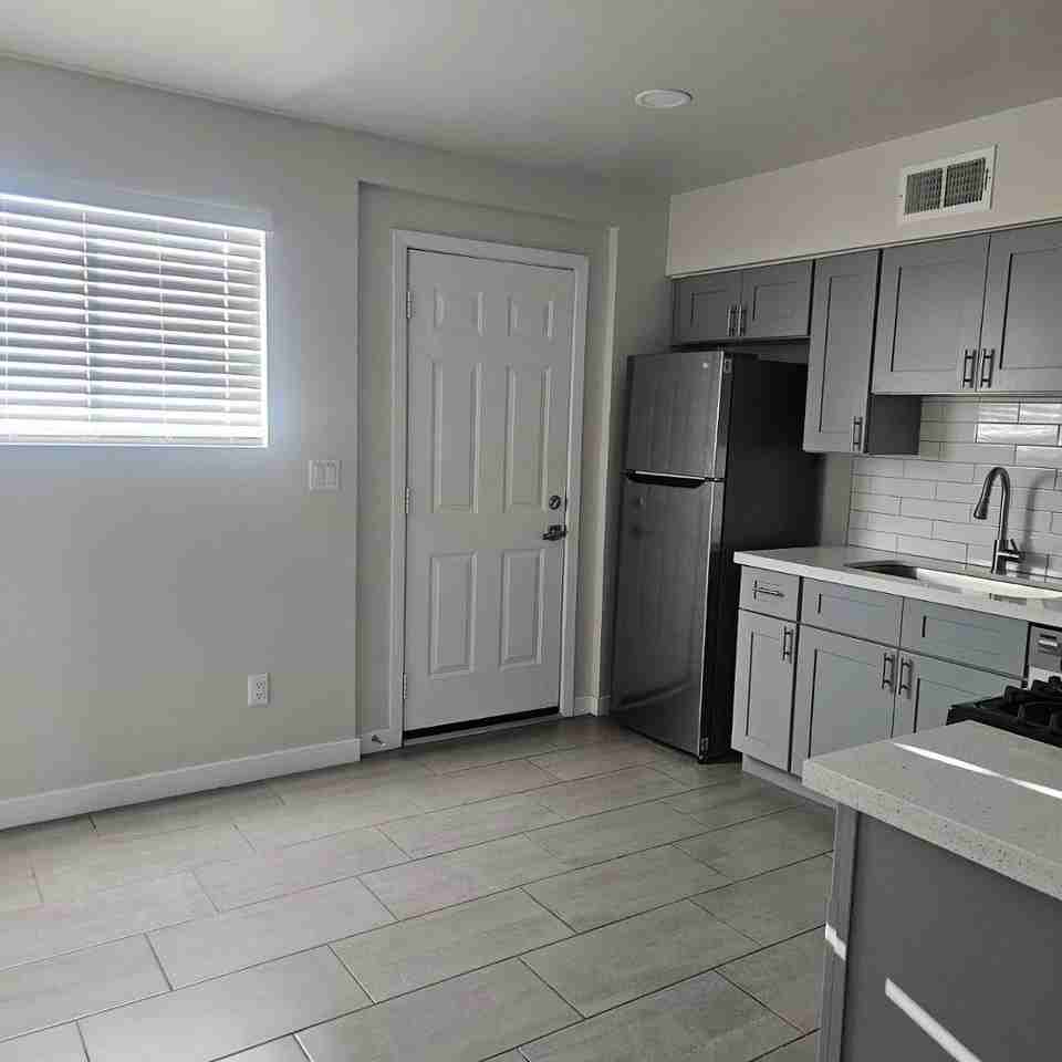3326 N 66th Pl Apt 4 - Photo 6 of 10