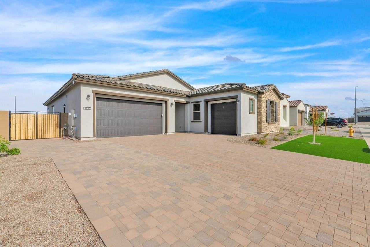 3130 E Flintlock Dr - Photo 3 of 32