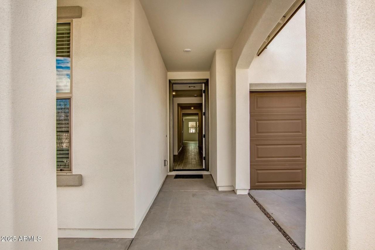 21301 W Roanoke Ave - Photo 6 of 46