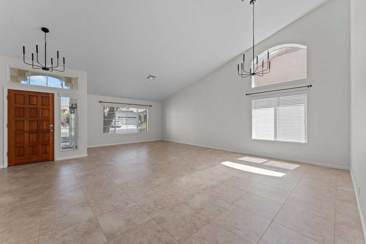 4423 E Vista Val Verde - Photo 2 of 19