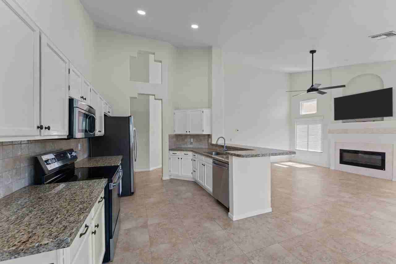 4423 E Vista Val Verde - Photo 4 of 19