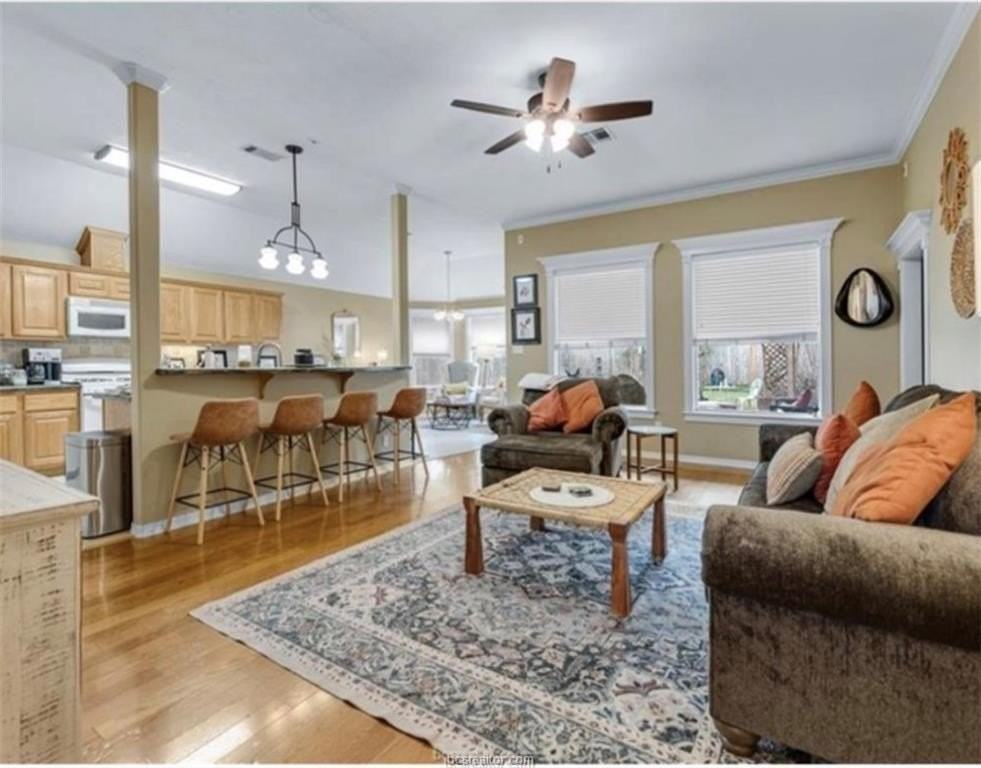 3818 Dresden Ln - Photo 2 of 13