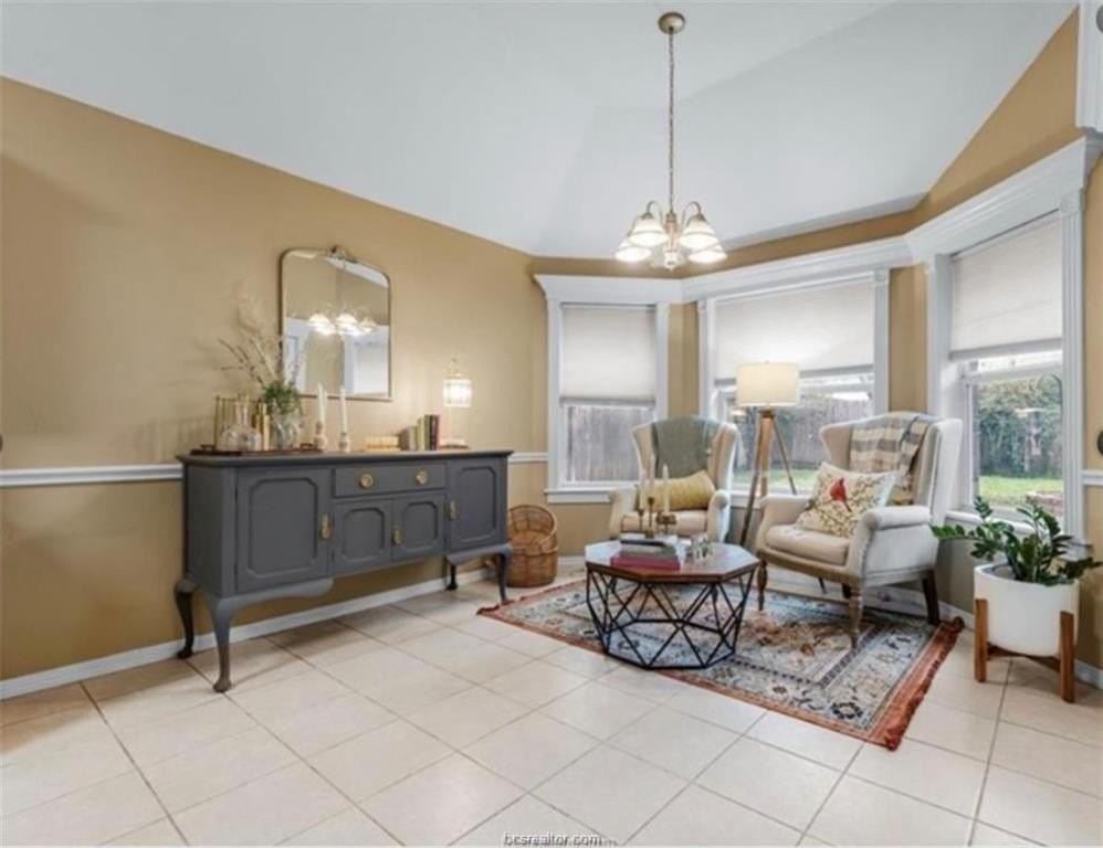 3818 Dresden Ln - Photo 3 of 13