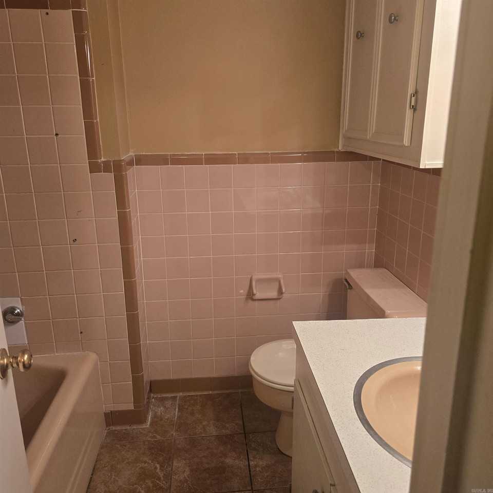 10012 Ronald Dr - Photo 3 of 11