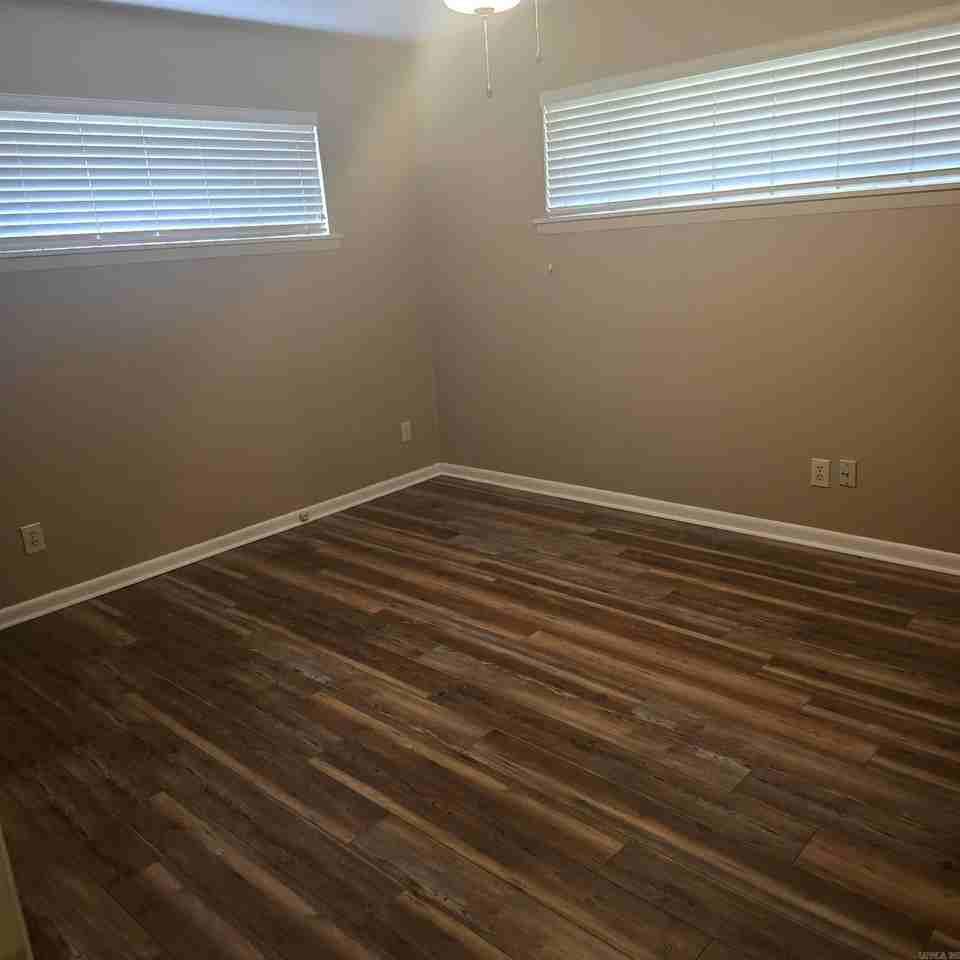 10012 Ronald Dr - Photo 6 of 11