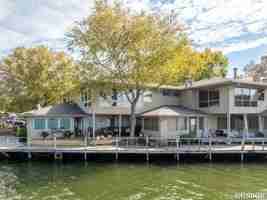 featured image of 100 Bayou Pt