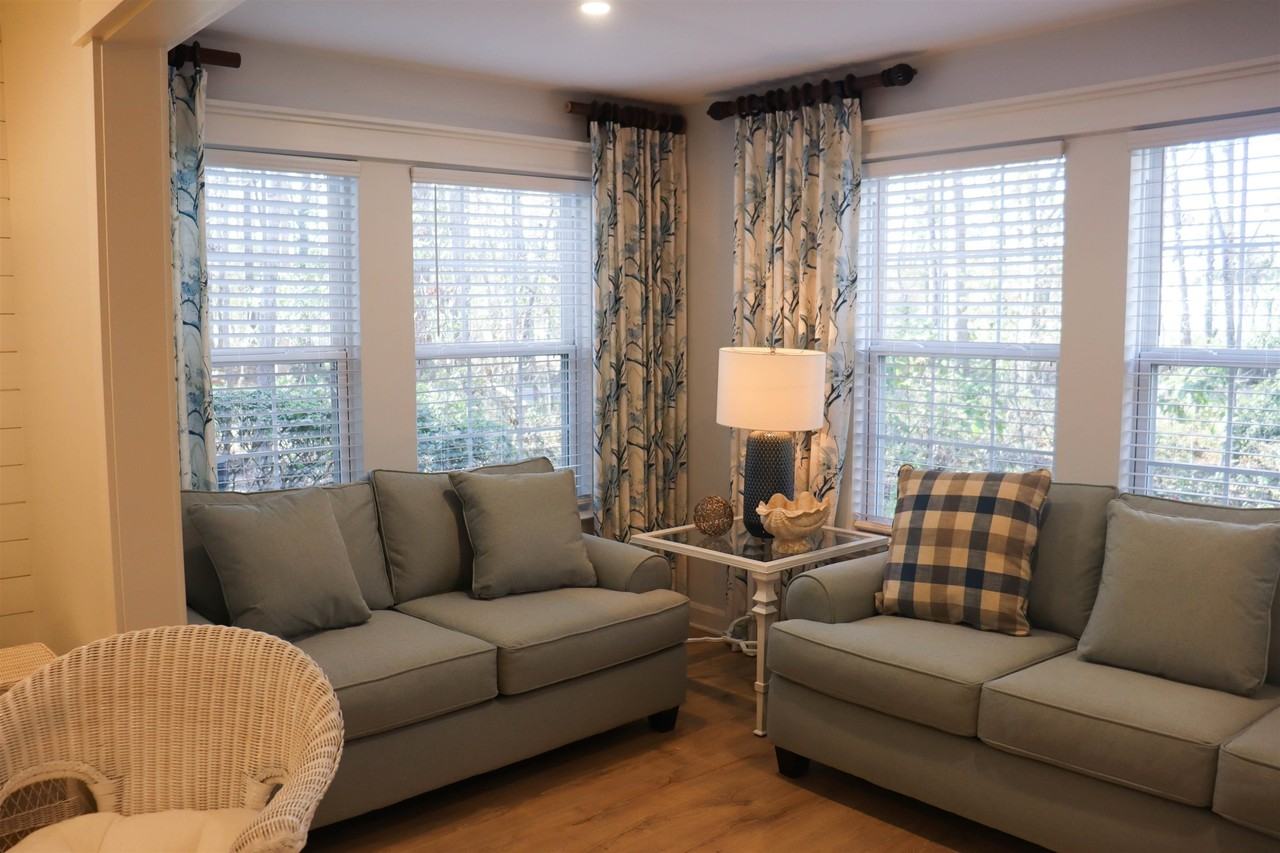 4384 Daphne Ln - Photo 6 of 35