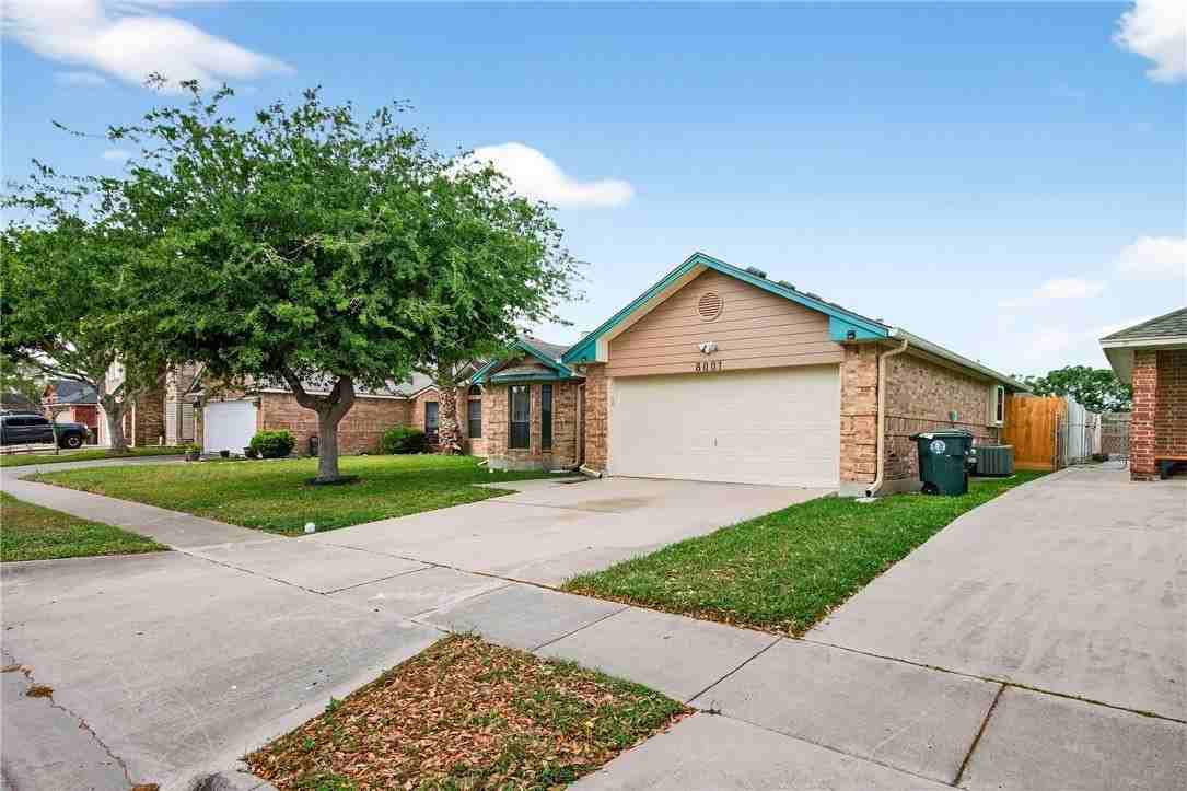 8001 Rock Crest Dr - Photo 3 of 34