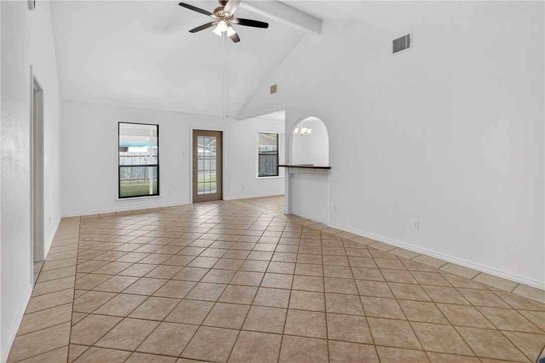 8001 Rock Crest Dr - Photo 4 of 34