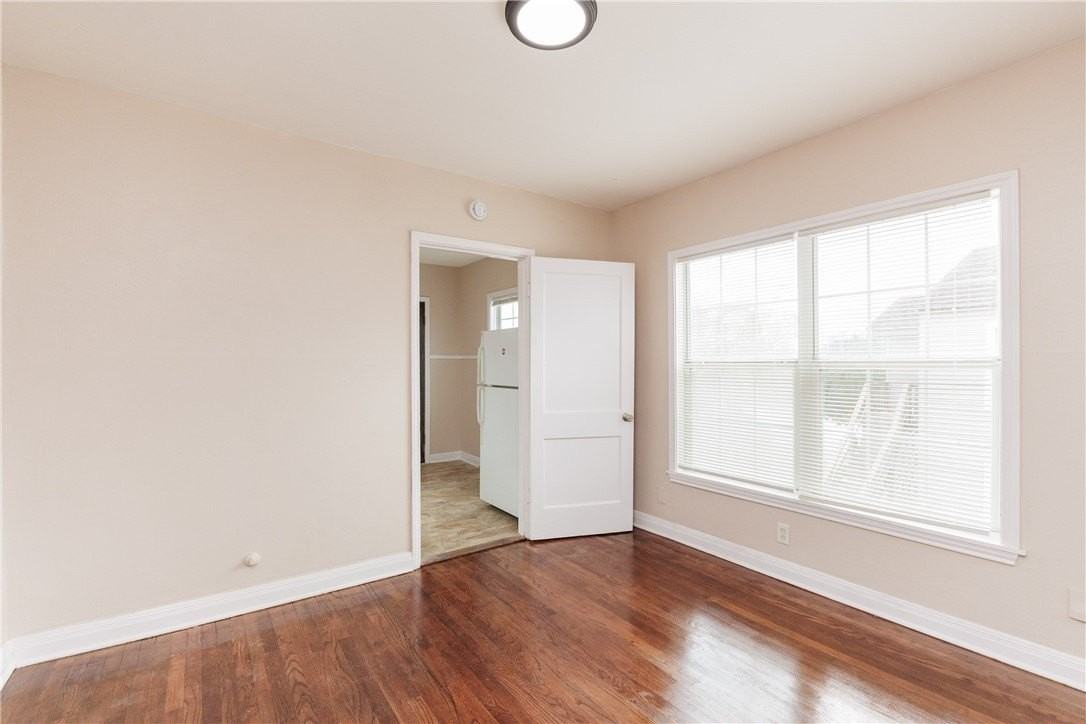 465 Texas Ave - Photo 6 of 28