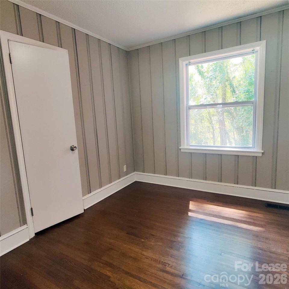 4041 Carlyle Dr - Photo 6 of 18