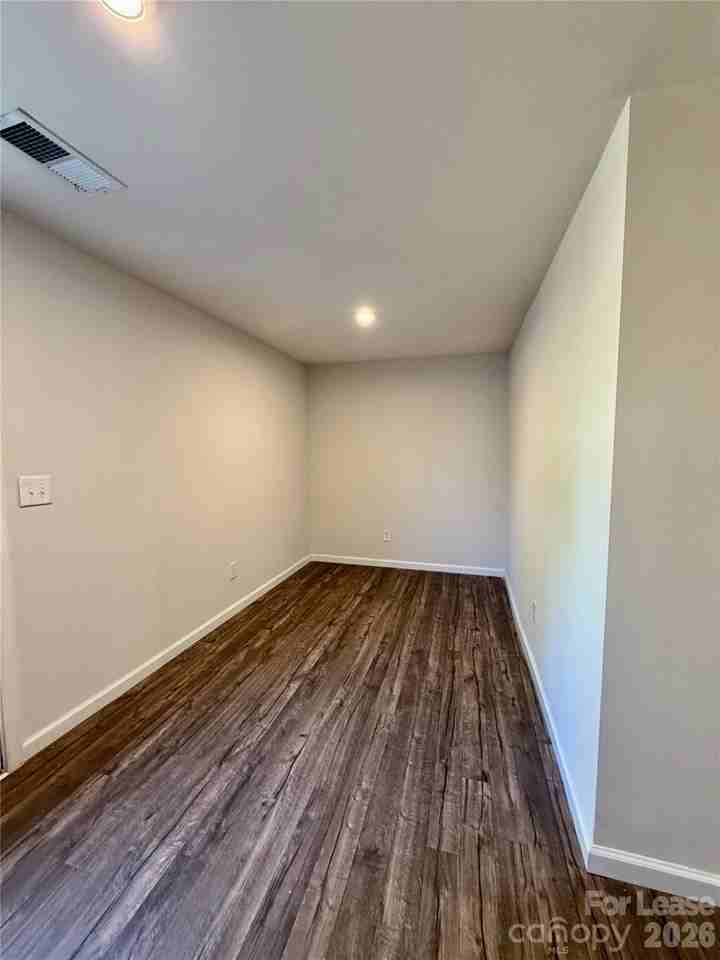 828 Renee Ave - Photo 4 of 25