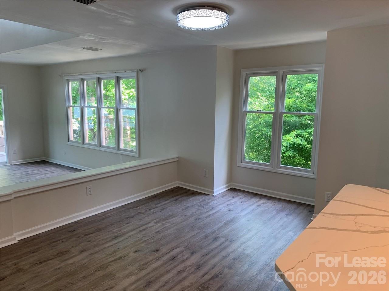 672 Portside Dr - Photo 7 of 29