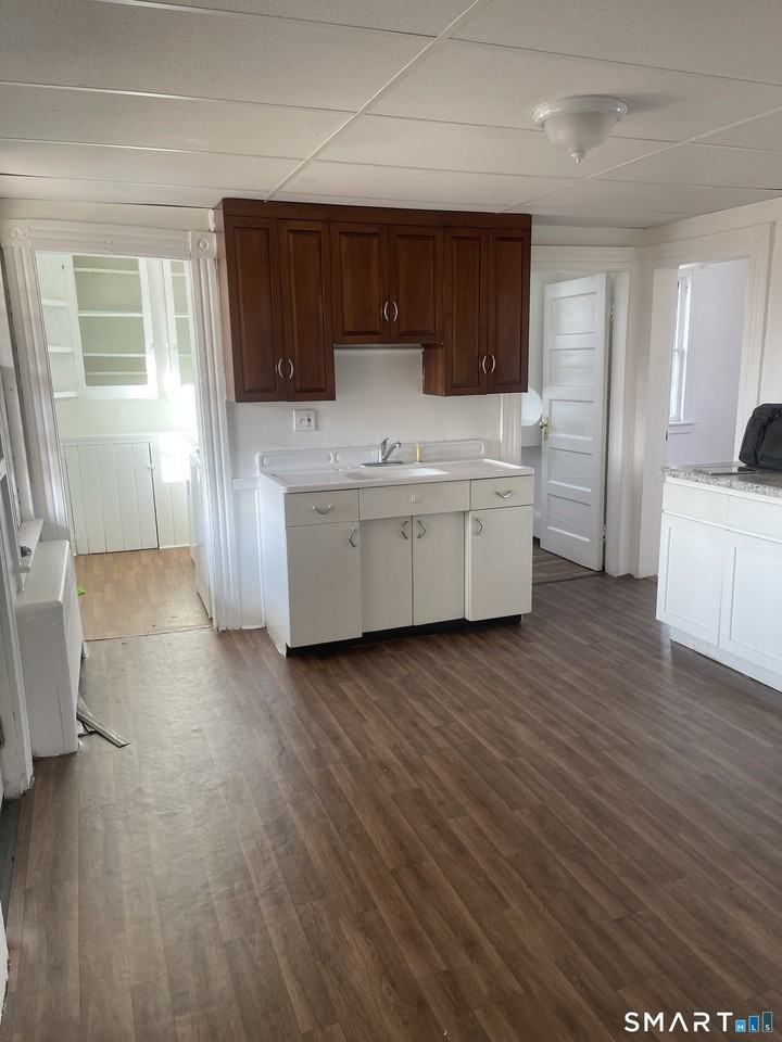 85 Franklin St - Photo 3 of 21