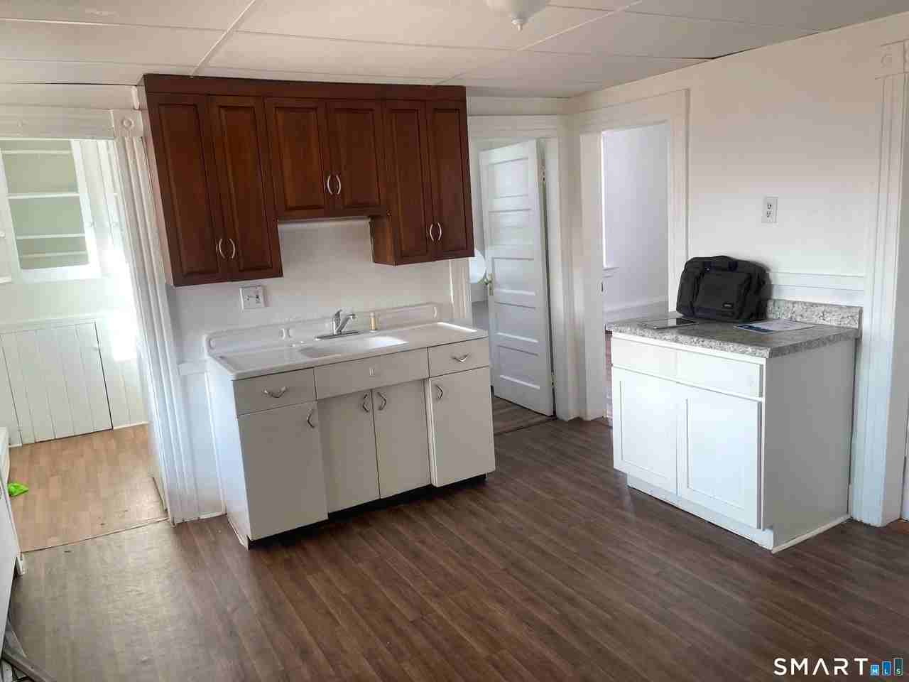 85 Franklin St - Photo 4 of 21