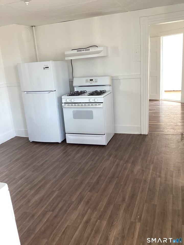 85 Franklin St - Photo 5 of 21