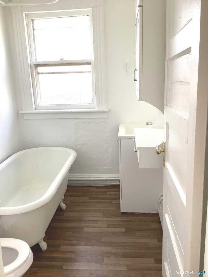 85 Franklin St - Photo 7 of 21