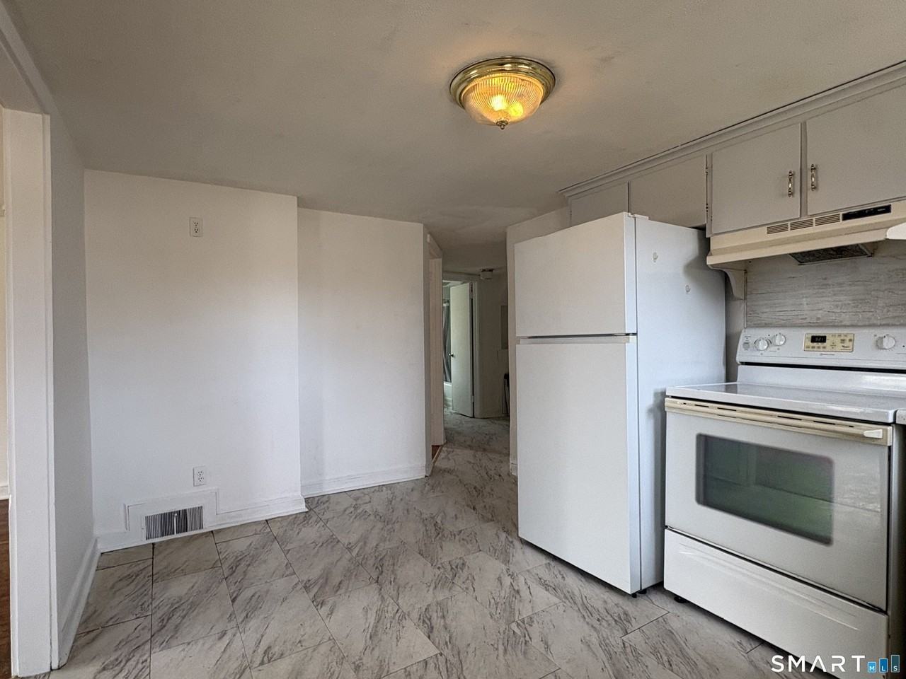 107 N Main St Apt 1st - Photo 6 of 12