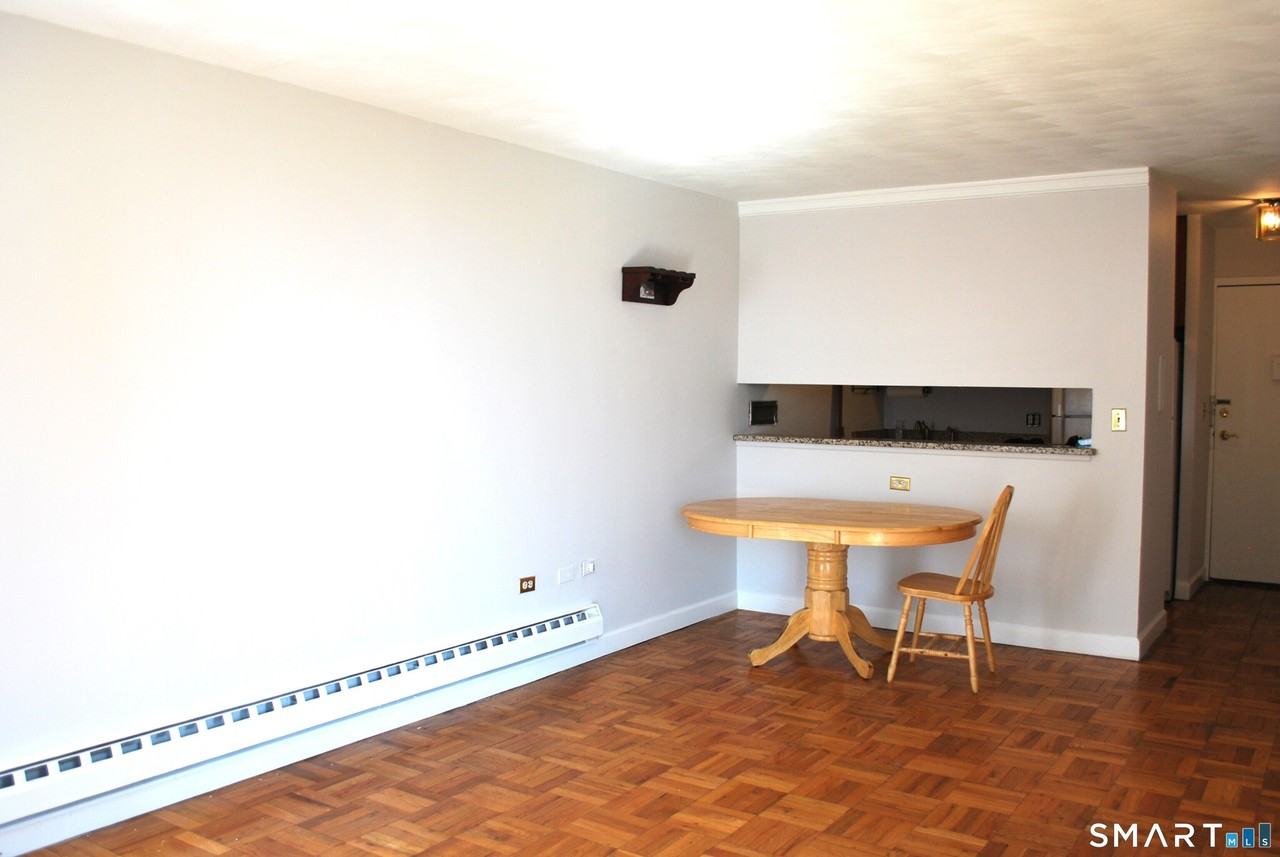 87 Glenbrook Rd Apt 7g - Photo 5 of 9