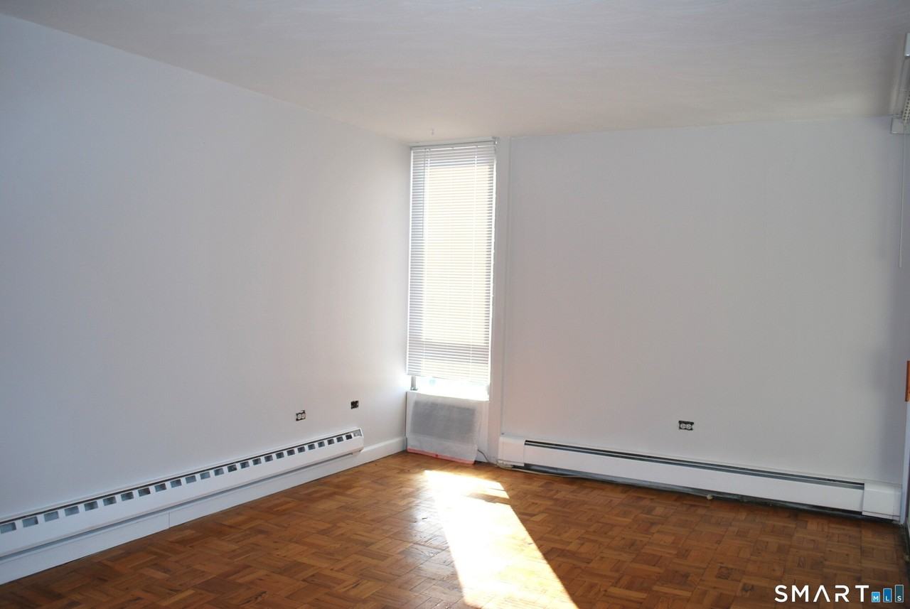 87 Glenbrook Rd Apt 7g - Photo 7 of 9