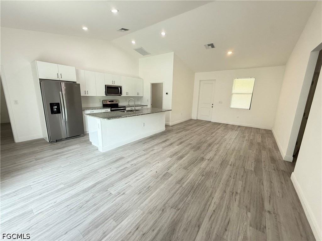 611 Greenbriar Blvd - Photo 2 of 11