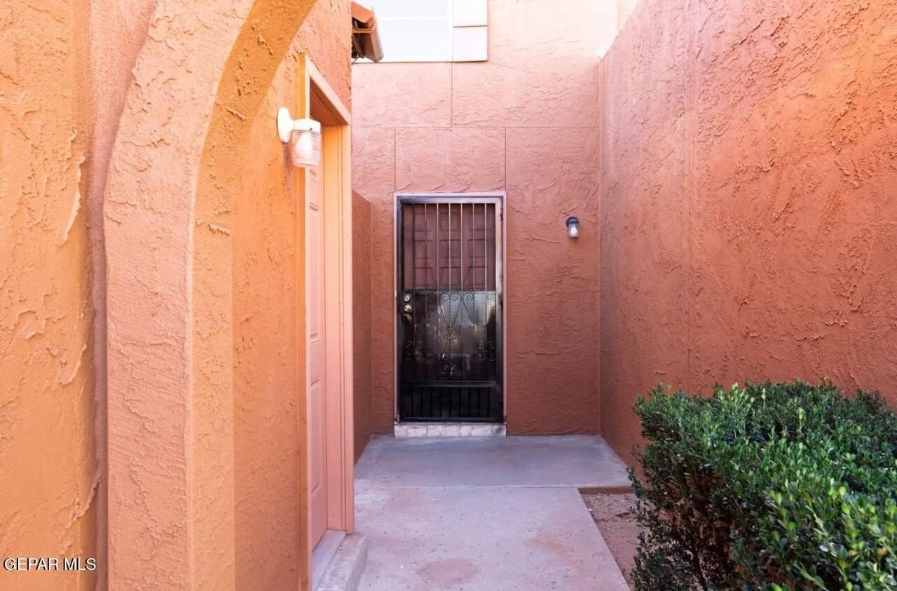 226 Moon River Ln - Photo 2 of 15