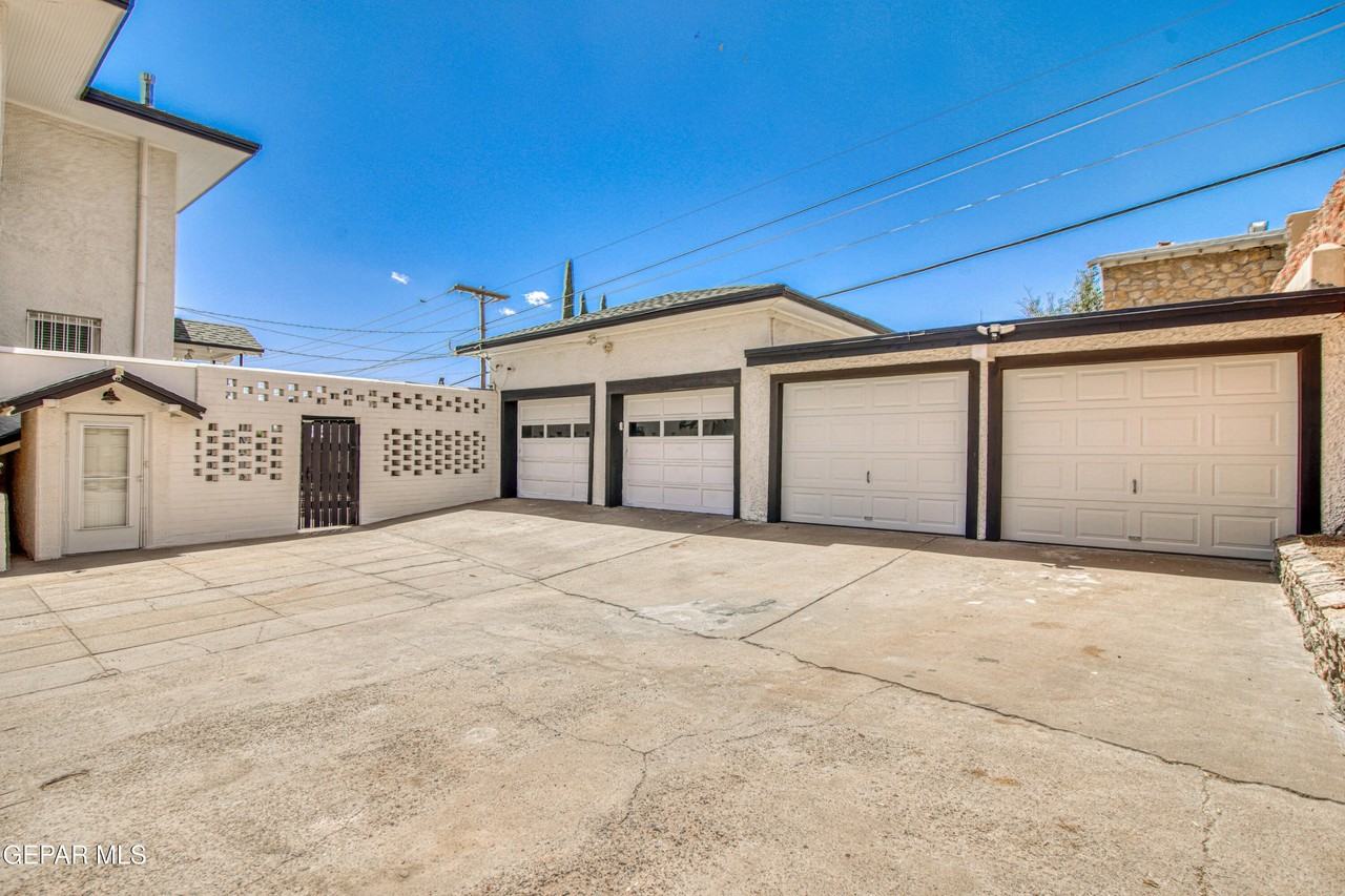 1701 Elm St - Photo 4 of 50