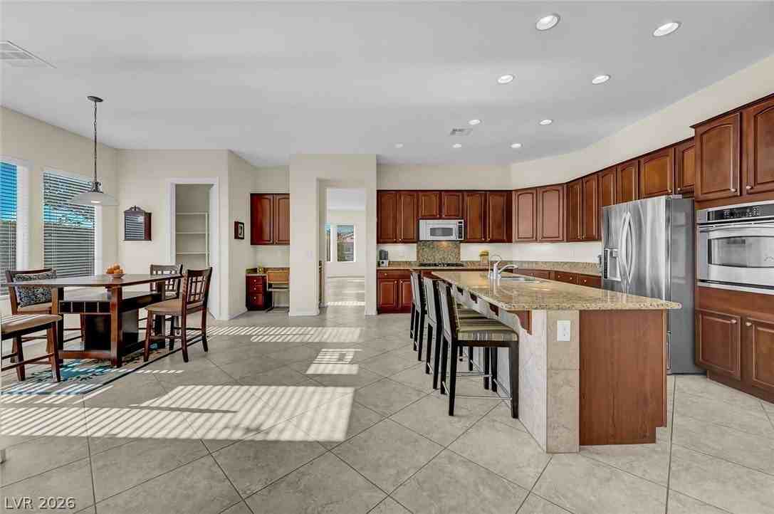 2357 Wisconsin Dells Dr - Photo 2 of 38